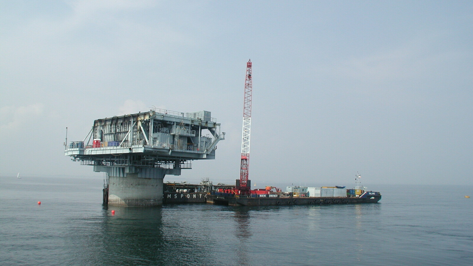 03 Taling at Platform flat sea 10-7-02.JPG